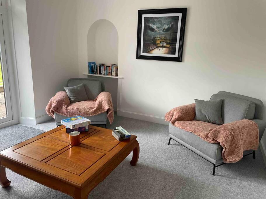 Fantastic Home In Brightons, Falkirk. Polmont Exteriér fotografie